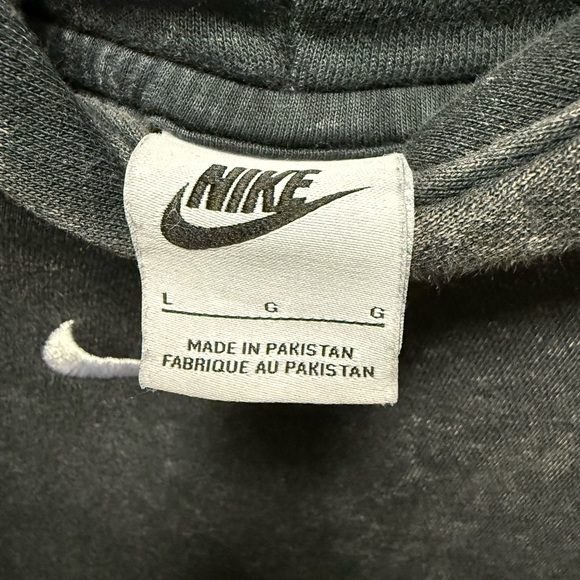 Nike Women’s Sweatshirt - Picture 2 of 3